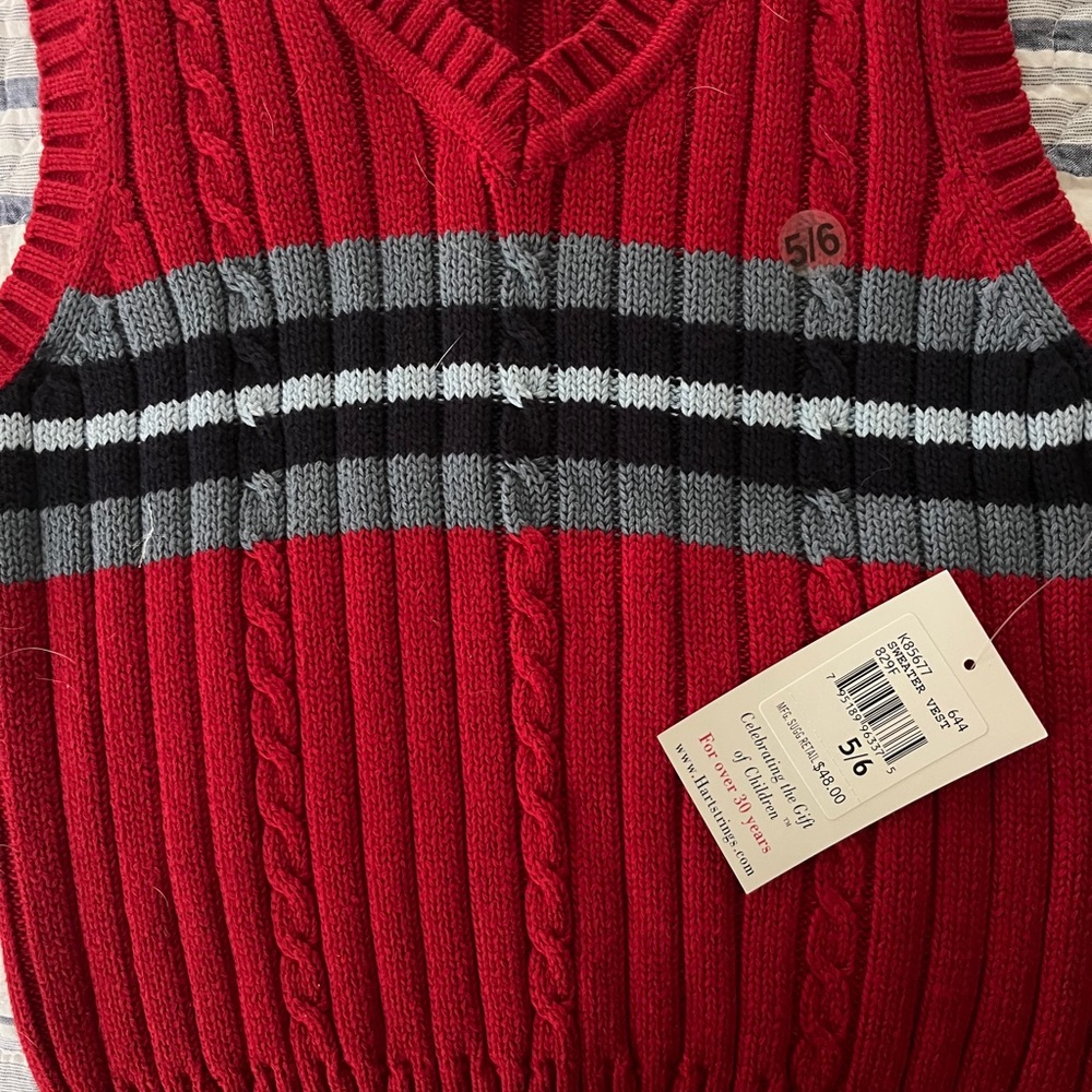 Boys heartstrings sweater vest size 5/6.